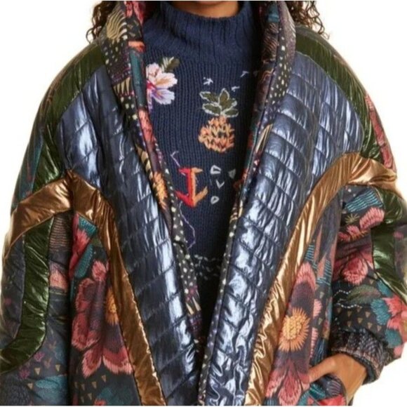 FARM Rio Black Wild Bananas Metallic Reversible puffer Jacket Belt Size L NWT - Picture 4 of 13